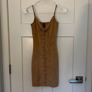 Soft Suede nude fall trend dress 🕯️Size: Xs Brand: Windsor, never worn
